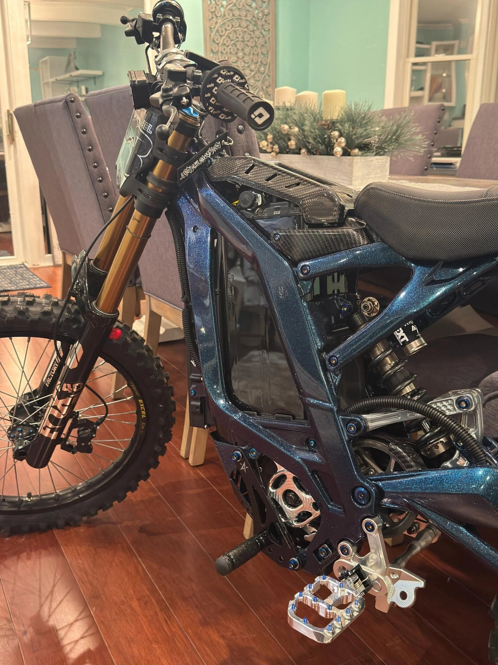 Black Vantablack MXwraps E-Bike battery vinyl wrap showing sleek, seamless design on a bike battery with smooth, matte finish.